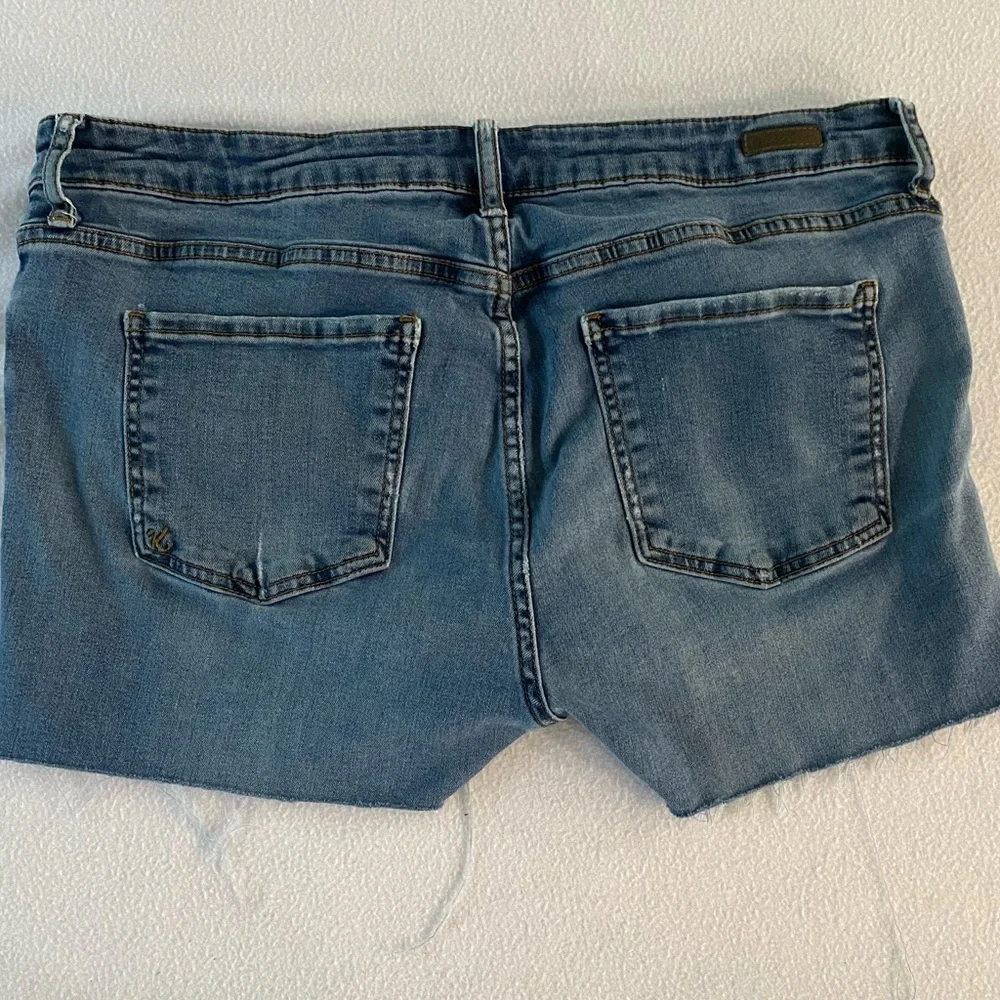 Kut from the Kloth Blue Jean Shorts Classic Cut-Off Style - Picture 2 of 11